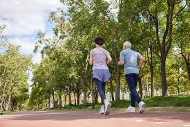 詹皇生日夜半场2分艾顿2板，东契奇30+11对飙状元，活塞力克湖人