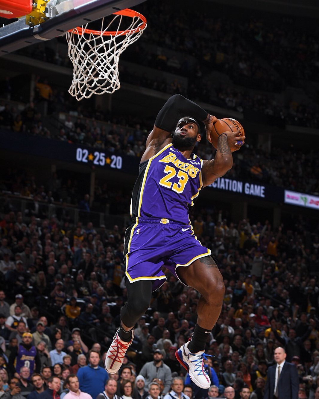 也激励着他 也激励着他